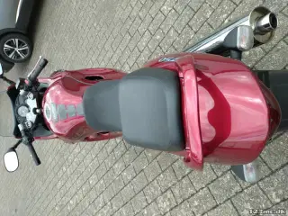 Suzuki GSX 750 F