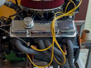 Chevrolet 350 v8 (starter og kører)