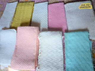 Retro, fine håndstrikkede håndklæder