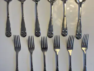 Bestik i sølvplet 12 dele
