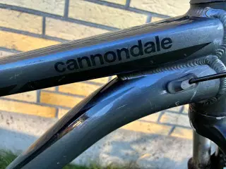 Mountainbike cannondale medium 29” hjul