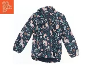 Regnjakke med dyremotiv fra H&M (str. 122)