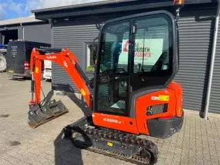 Kubota KX019-4 Tiltman og 3 skovle SOM NY