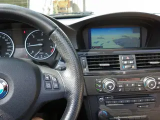 bmw 320d cabriolet årg 2012 nys.