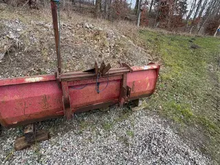 Bagsluffe til traktor