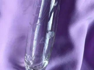Fløjtevase m ciseleringer