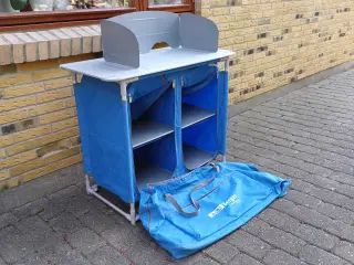 Campingkøkken med læskærm