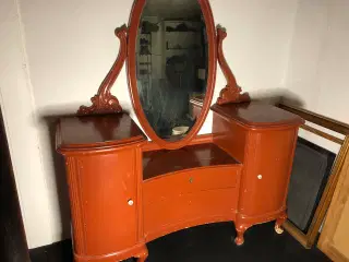 Ældre toilet møbel