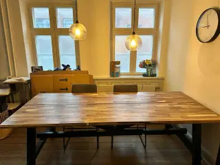 Spisebord fra ikea 