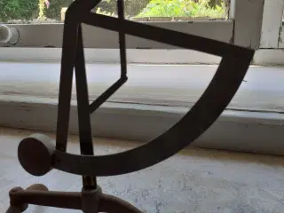 Antik brevvægt