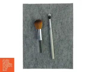 Makeup børster 2 stk. (str. 12 og 17cm)