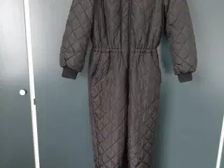 Thermodragt med påsyet hætte