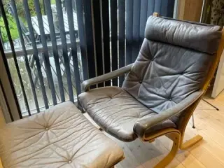 Siesta stol med armlæn + skammel