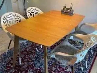 Lækkert cirrus spisebord 