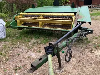 John Deere 1209 skårlægger