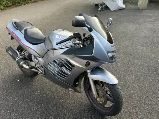 Suzuki 600rf