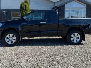 Toyota Hilux 4WD Pick-up med træk til 3200 kg. Meget velholdt