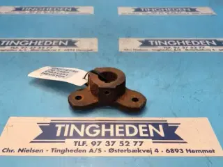 John Deere 1550 Hub CQ31451