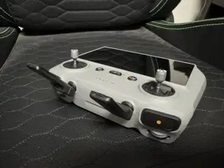 DJI MINI 4 PRO Kamera drone (med RC 2 controller)