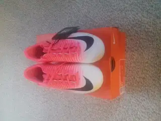 Nike - fodboldstøvler