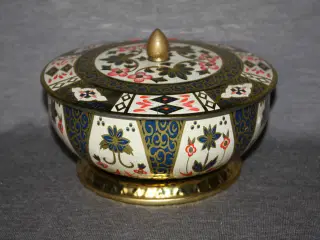 Crown Derby dåse med låg  17,5 cm