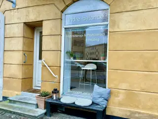 Strandvejen 138B. st. th. Hellerup – Charmerende og velholdt butik/kontor med attraktiv beliggenhed