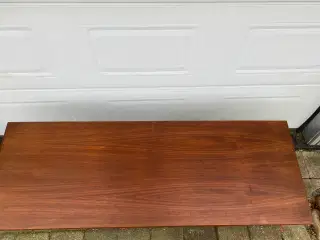 sofaborg i teaktræ