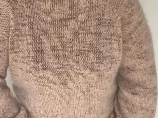 Nystrikket sweater 