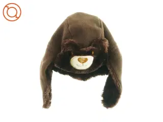 Hue med bjørn foran