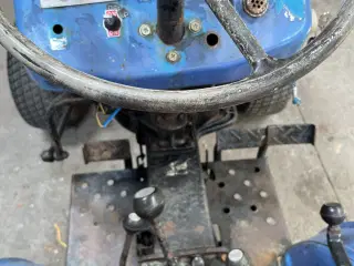 Mini traktor diesel med lift og pto