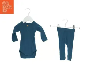 Sæt børnetøj fra Name It (str. 56 cm)