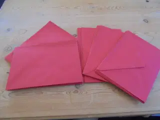 Røde kuverter - fin stand, god pris  