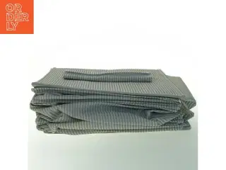 Hængende opbevaring med hylder (str. 120 x. 30 cm)