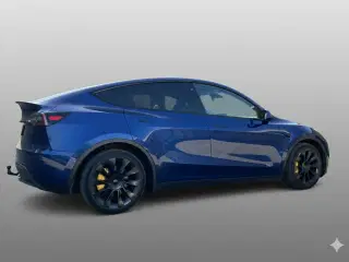 Tesla Model Y - Long Range AWD