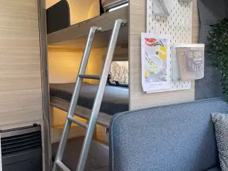 Adria Altea 552 PK - Næsten ny køjevogn med mover