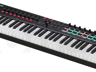 MIDI keyboard: M-Audio, Oxygen Pro 61. 