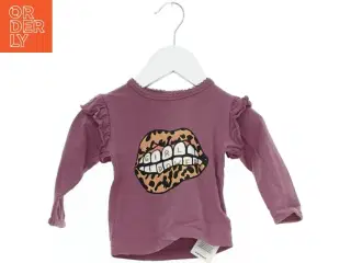 Langærmet bluse med &#39;Girl Power&#39; print fra The New Siblings (str. 74)