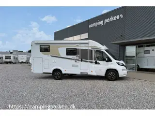 2018 - Carado T 337   Enkeltsengsvogn med automatgear og lav km. Solcelleanlæg og multimedieanlæg m/ bakkamera