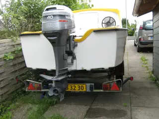 Kabinebåd på 750 kg trailer