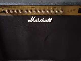 Jcm Marshall med rør 