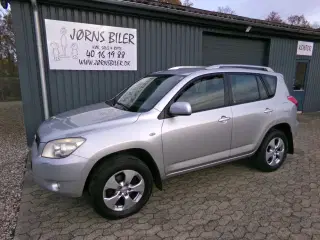Toyota RAV4 2,0 VVT-i Plus 4x4 Van