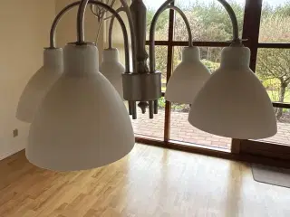 Flot fem armet lampe sælges