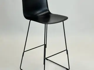 Pato Sledge Barstool (Sort) fra Fredericia Furniture