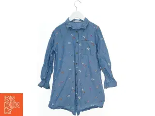 Blå skjorte med sommerfugletryk fra H&M (str. 128)