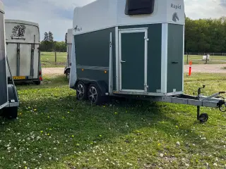 Humbaur trailer 2 hestes