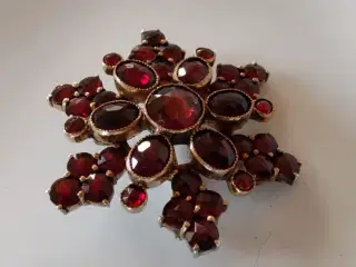 Broche, Forgyldt Granat