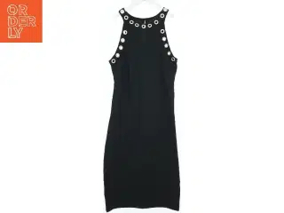 Sort kjole med metaldetaljer fra Gina Tricot (str. S)