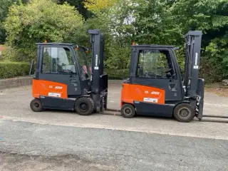 2500 kg Doosan El Truck med alt Udstyr 80 Volt giv  et bud
