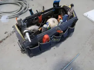 Værktøjstaske med div. Værktøj