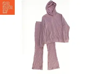 Stræksæt med hætte fra H&M (str. 134)